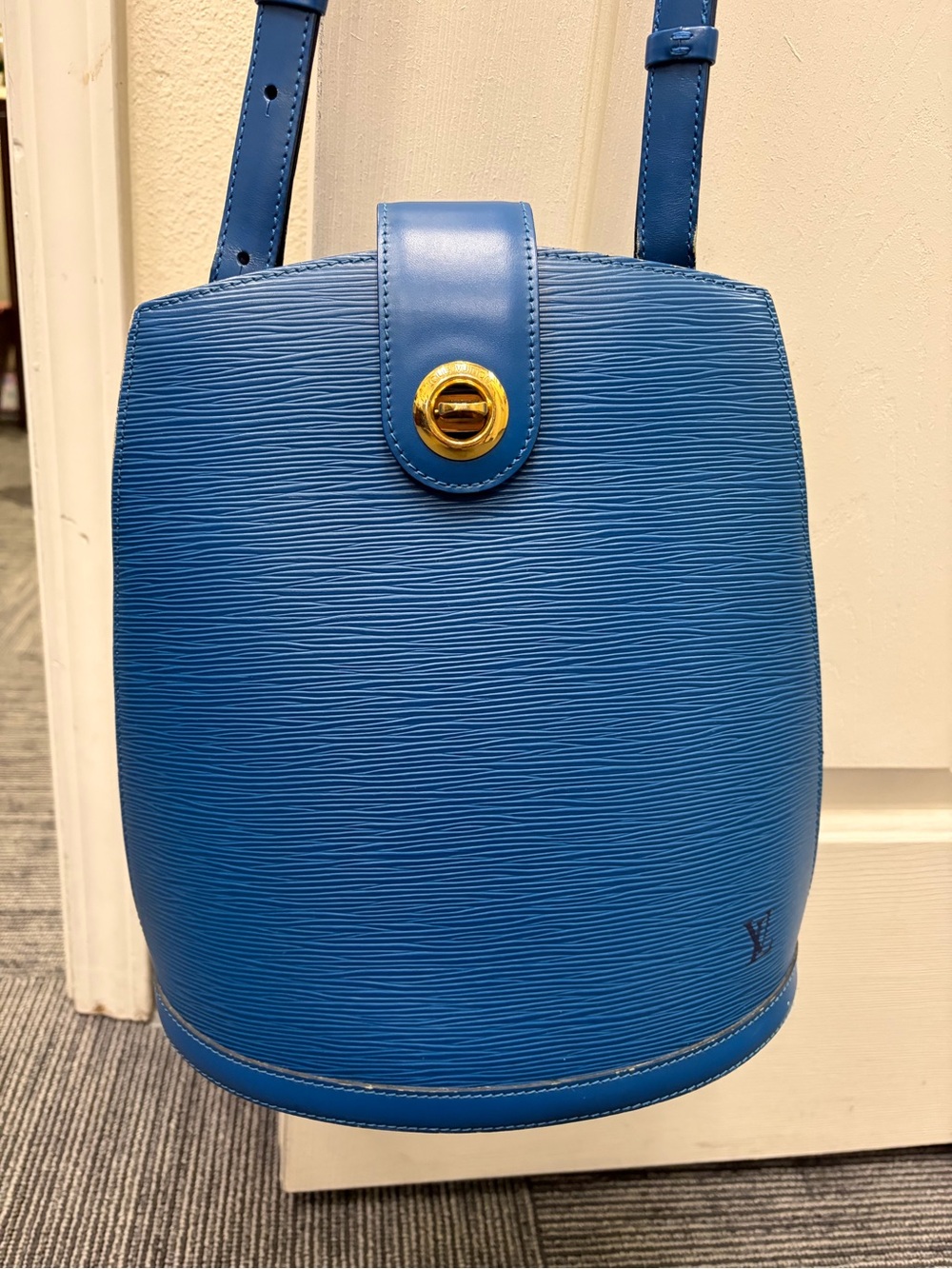 Louis Vuitton Epi Cluny Leather Bucket Purse - Blue Epi